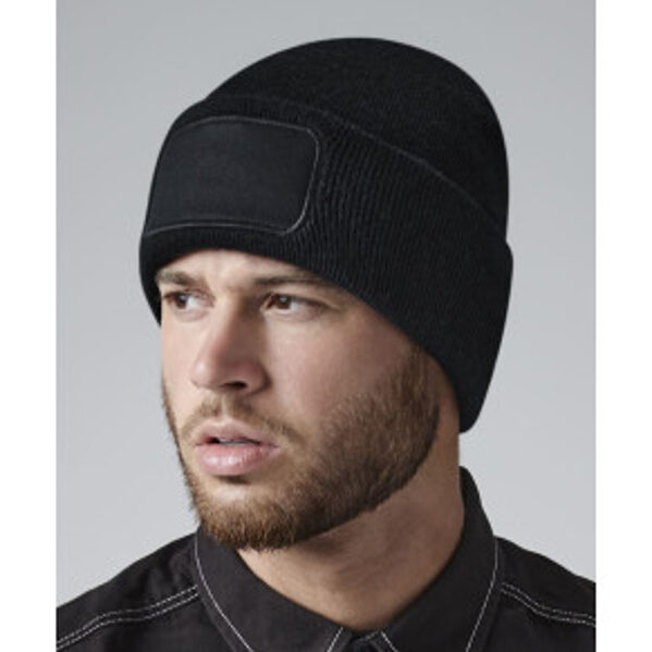 Adīta ziemas cepure ar emblēmu "Recycled Original"